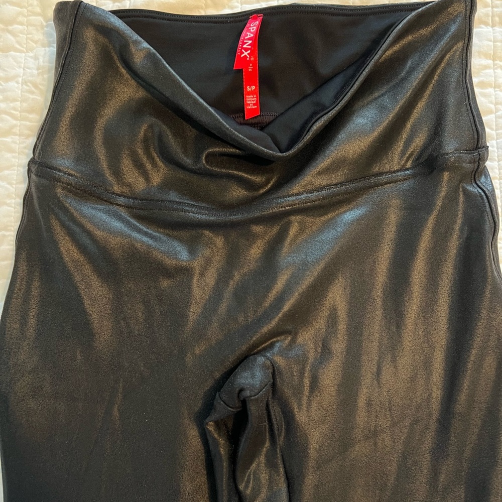 Women’s Spanx faux leather leggings, small